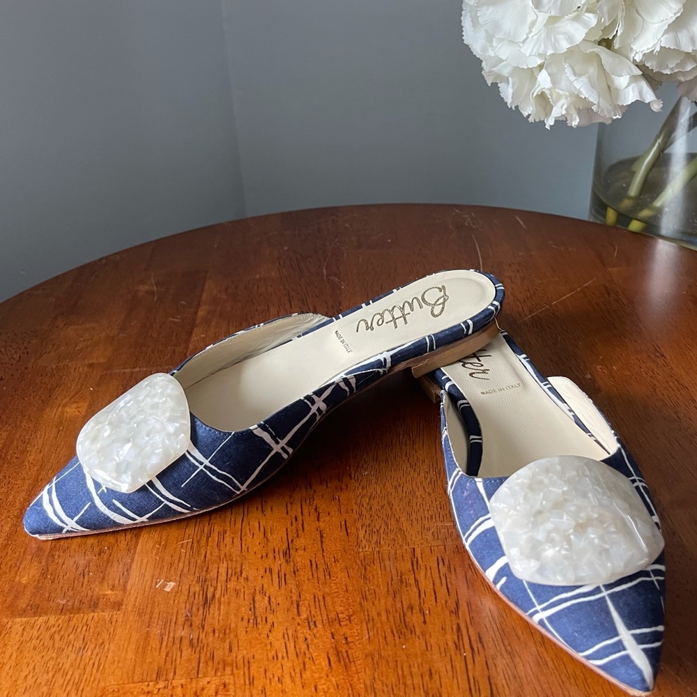 Butter Mules Size 5M